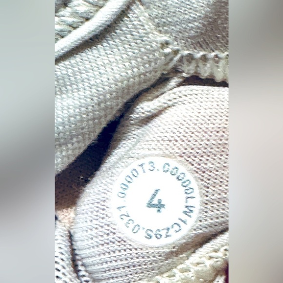 Lululemon Flow Y 2-in-1 Yoga Tank Top A–C Cups White Opal Size 4 - Picture 9 of 10